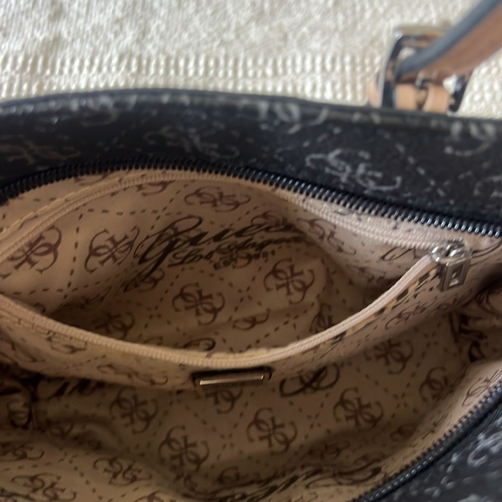 GUESS Delaney Logo Mini Tote - Picture 14 of 16